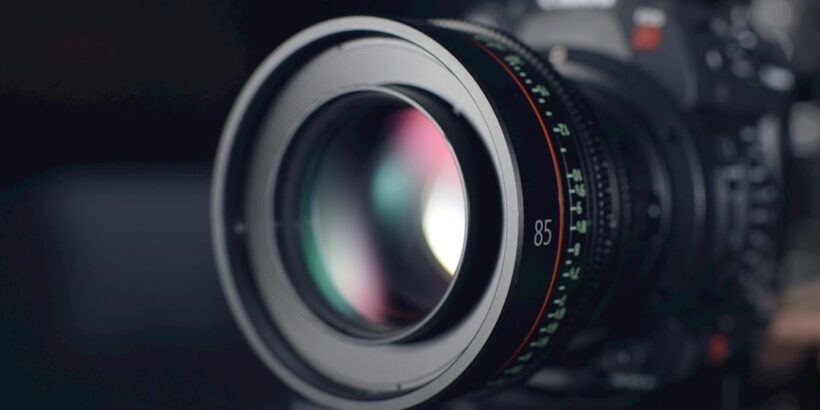 DSLR vs Mirrorless Cameras: Understanding the Key Differences in 2024 — Photo by ShareGrid on Unsplash